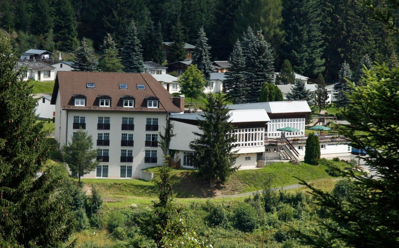Waldhotel Feldbachtal Нойхаус ам Ренвег Екстериор снимка