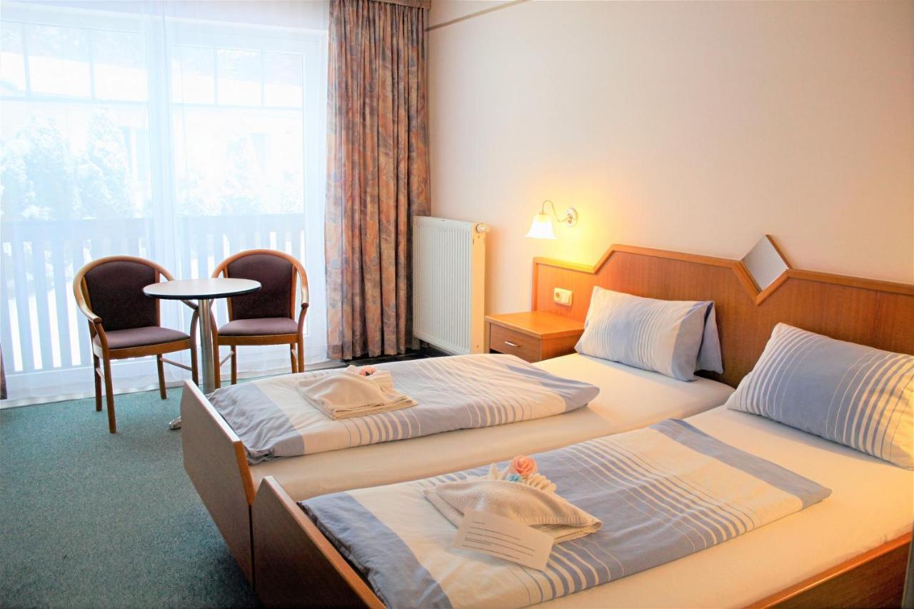 Waldhotel Feldbachtal Нойхаус ам Ренвег Екстериор снимка